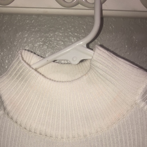 A cute long sleeve shirt with mesh arms - Picture 3 of 5